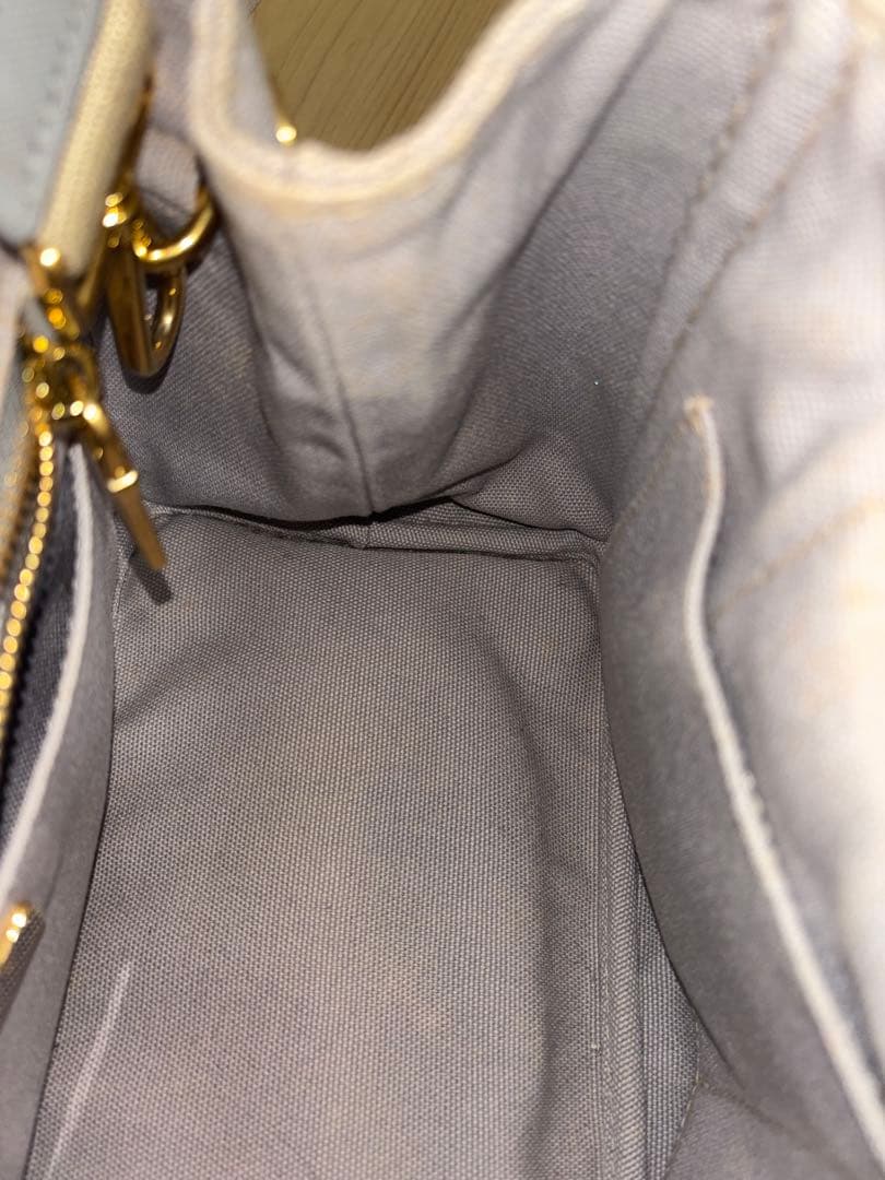 PRADA グレー ショルダーバッグ