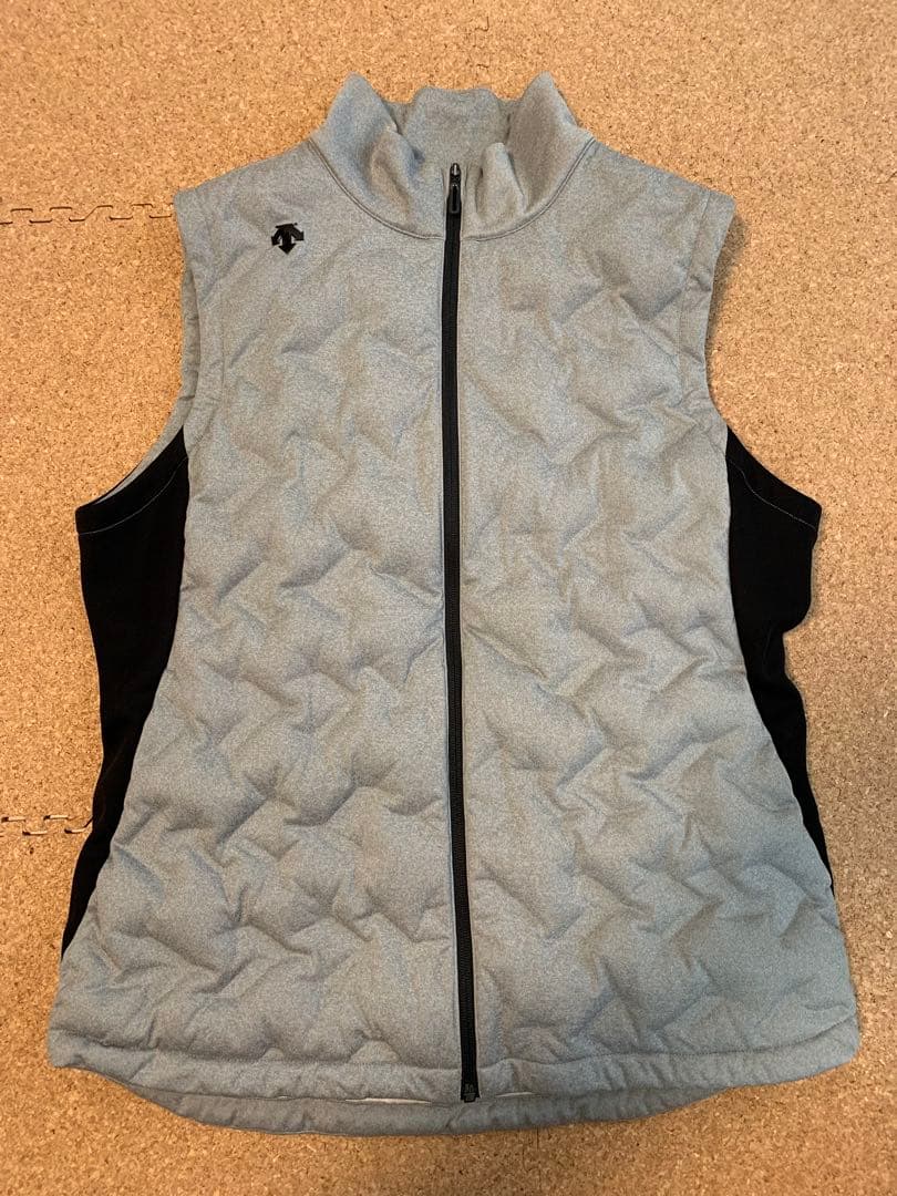 ダウンベスト　デサントゴルフ