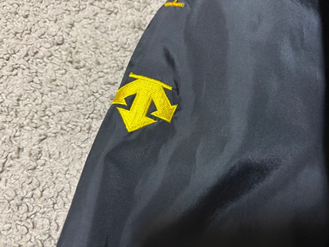 阪神タイガース　デサント　グランドコート　スタジャン