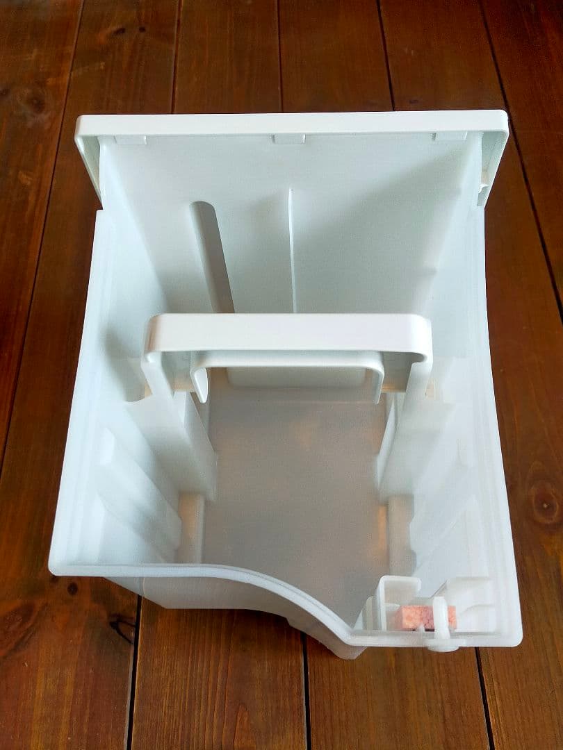 IRIS OHYAMA 空気清浄機能付き除湿機 KDCP-J16H W