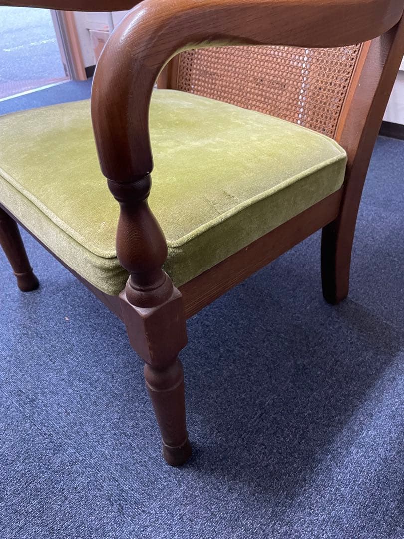 飛騨家具　キツツキ　クラシックスタイル ダイニングチェア 黄緑色　①