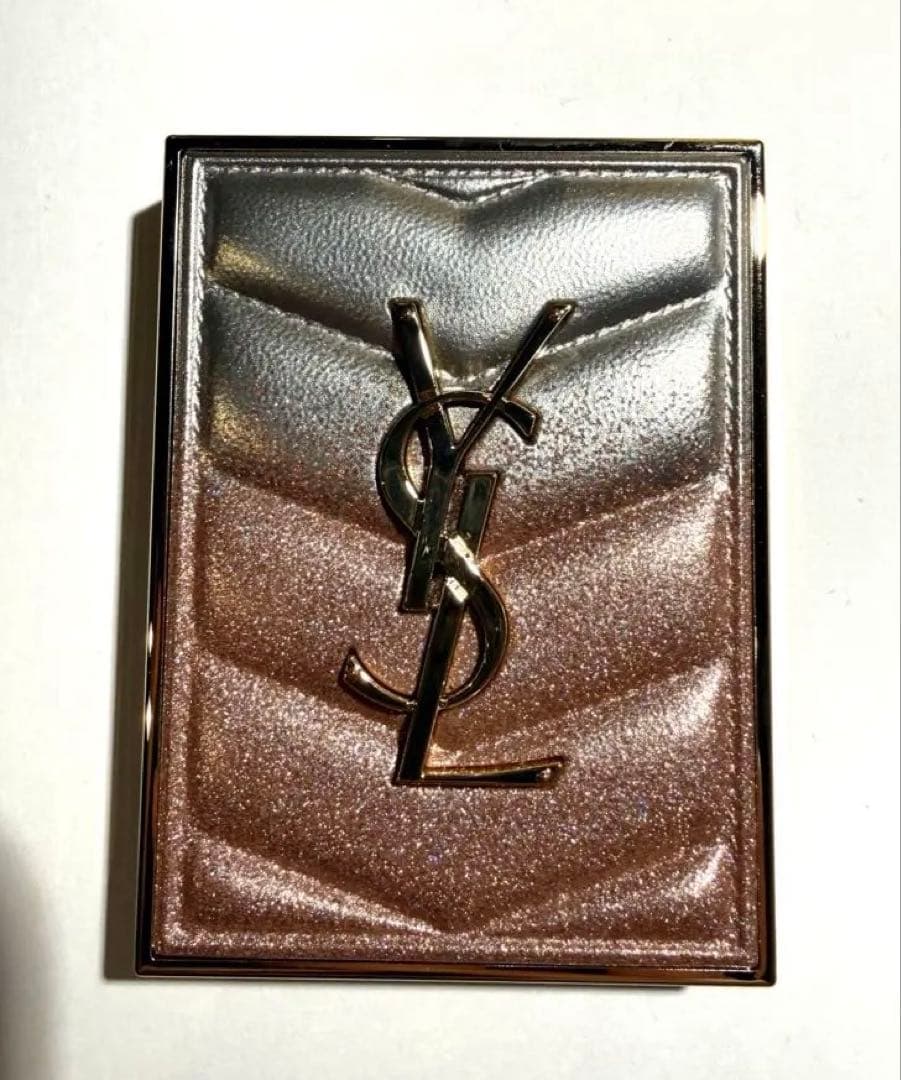 イヴサンローラン クチュール ミニ クラッチ アイシャドウパレット 126