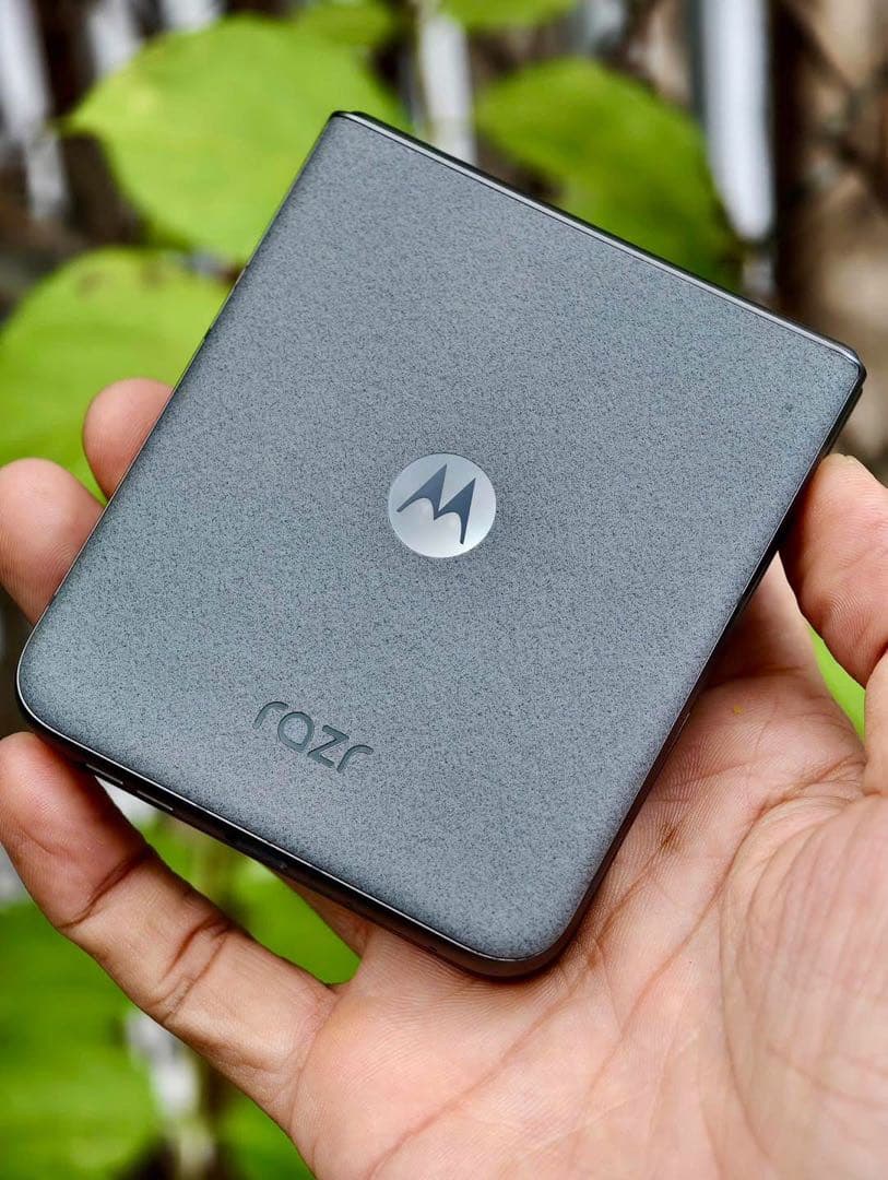 Motorola razr 50 グレー 本体のみ（箱なし）