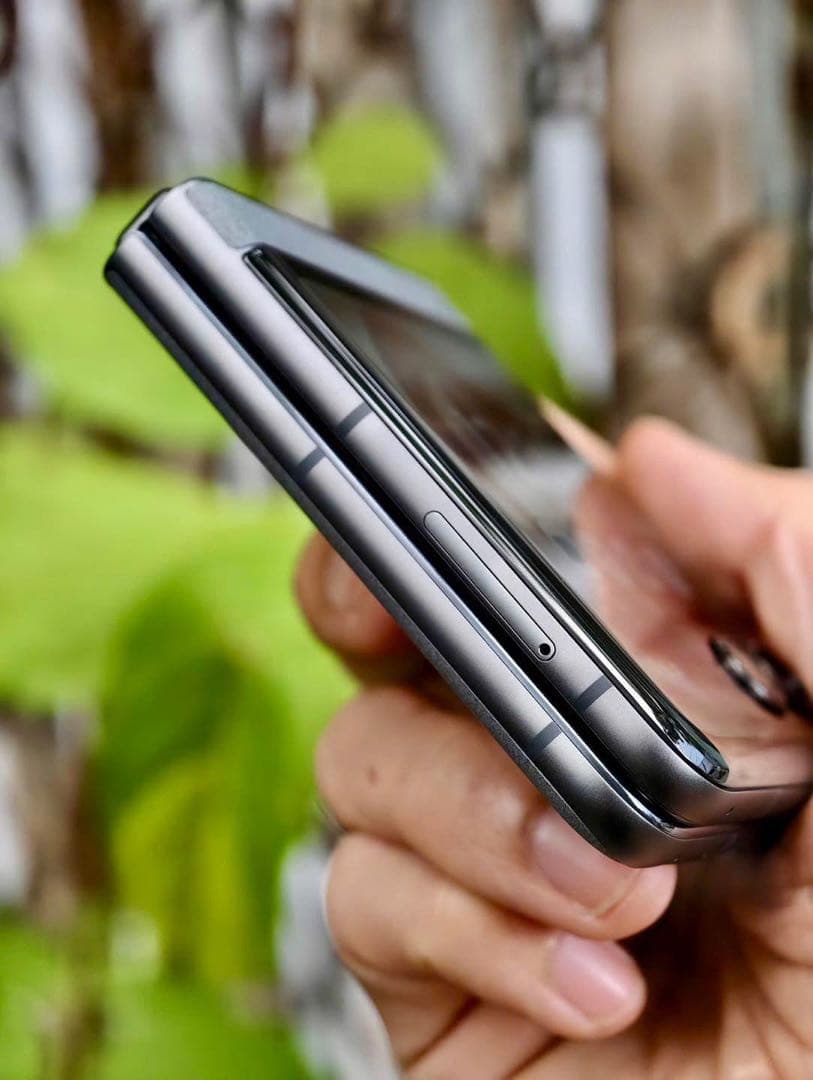 Motorola razr 50 グレー 本体のみ（箱なし）