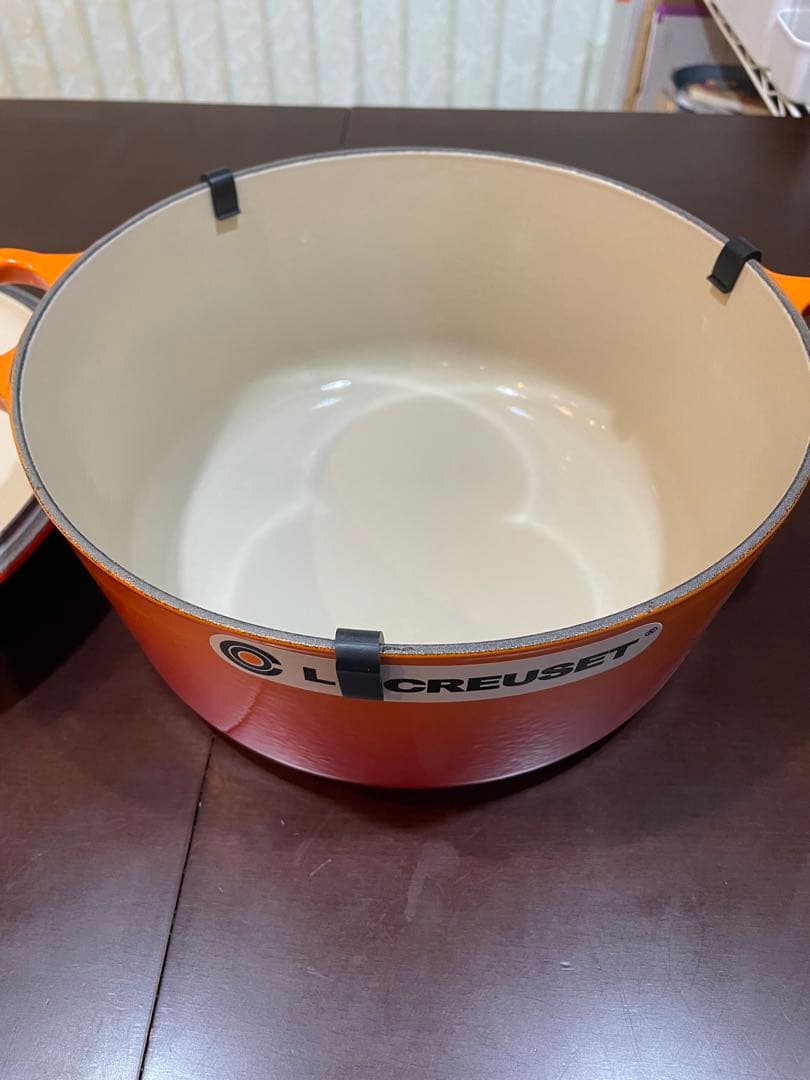 ルクルーゼ ココットロンド　24cm 両手鍋　未使用
