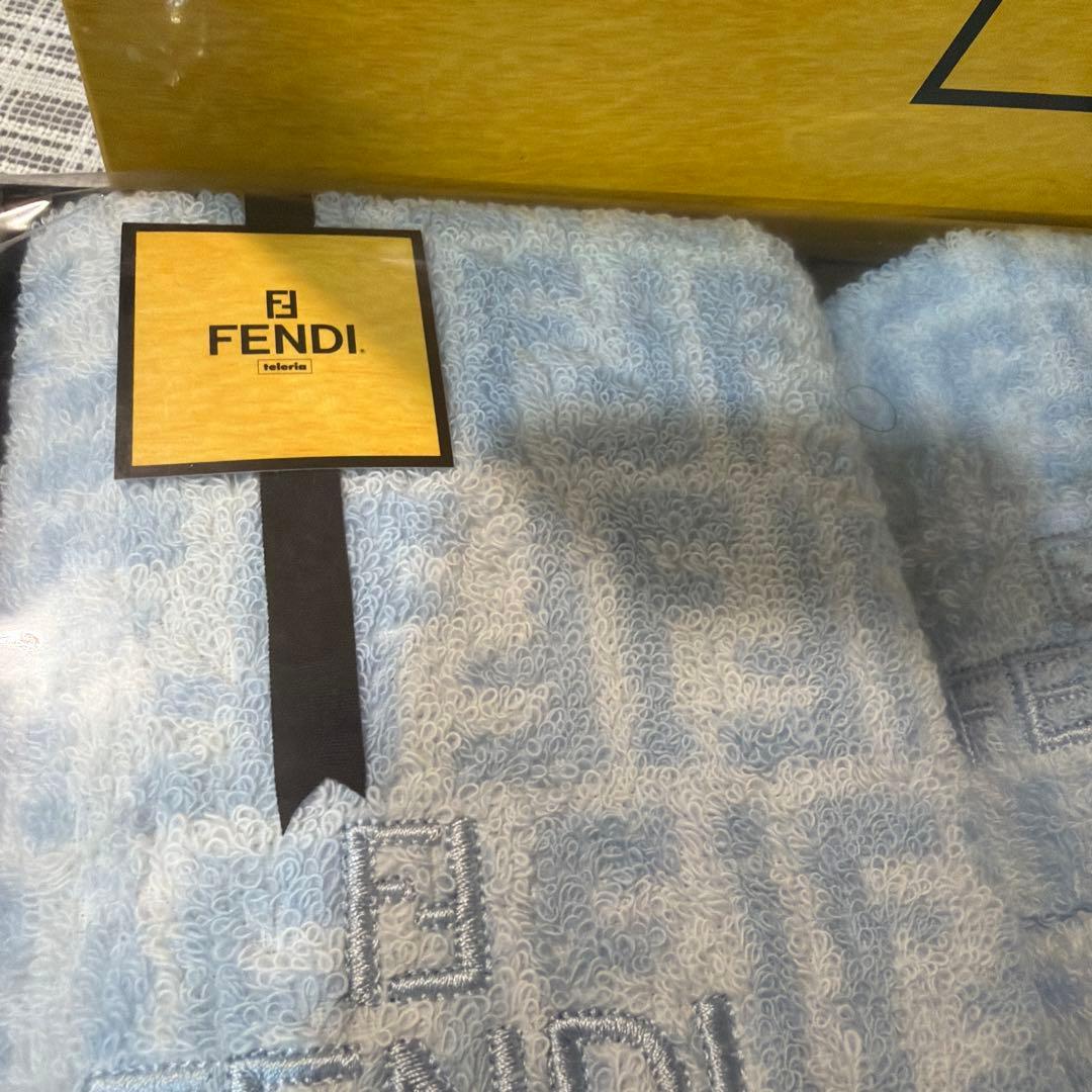 バスタオル　ハンドタオル　フェイスタオル2枚だと思います フェンディ　FENDI