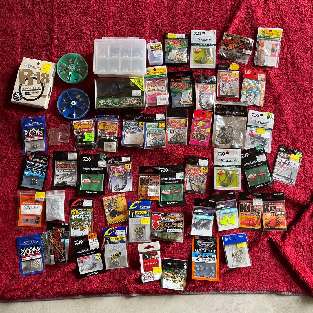 まとめ売り バス釣りルアー、ワーム、フック、シンカー、ケースなど小物大量セット