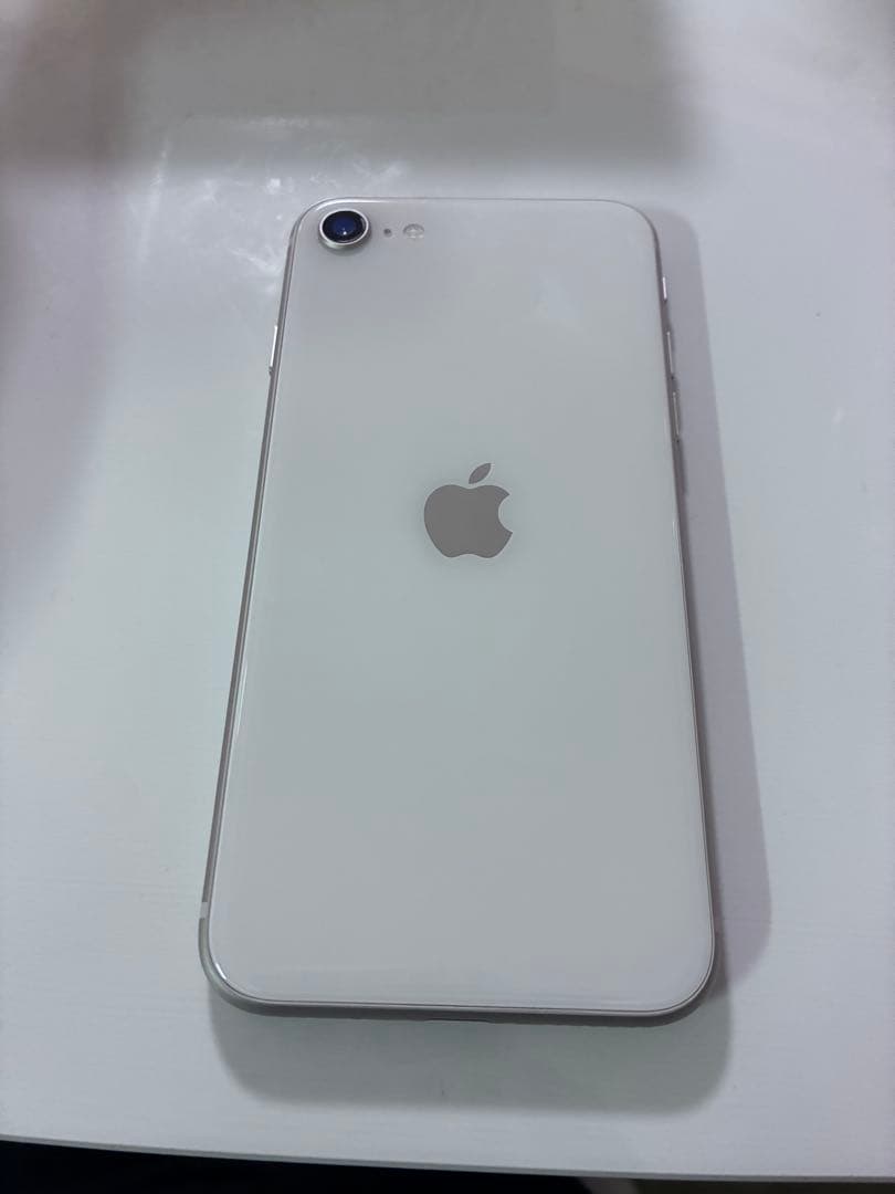 ジャンク品　画面割れあり iPhone SE 第3世代 128GB スターライト