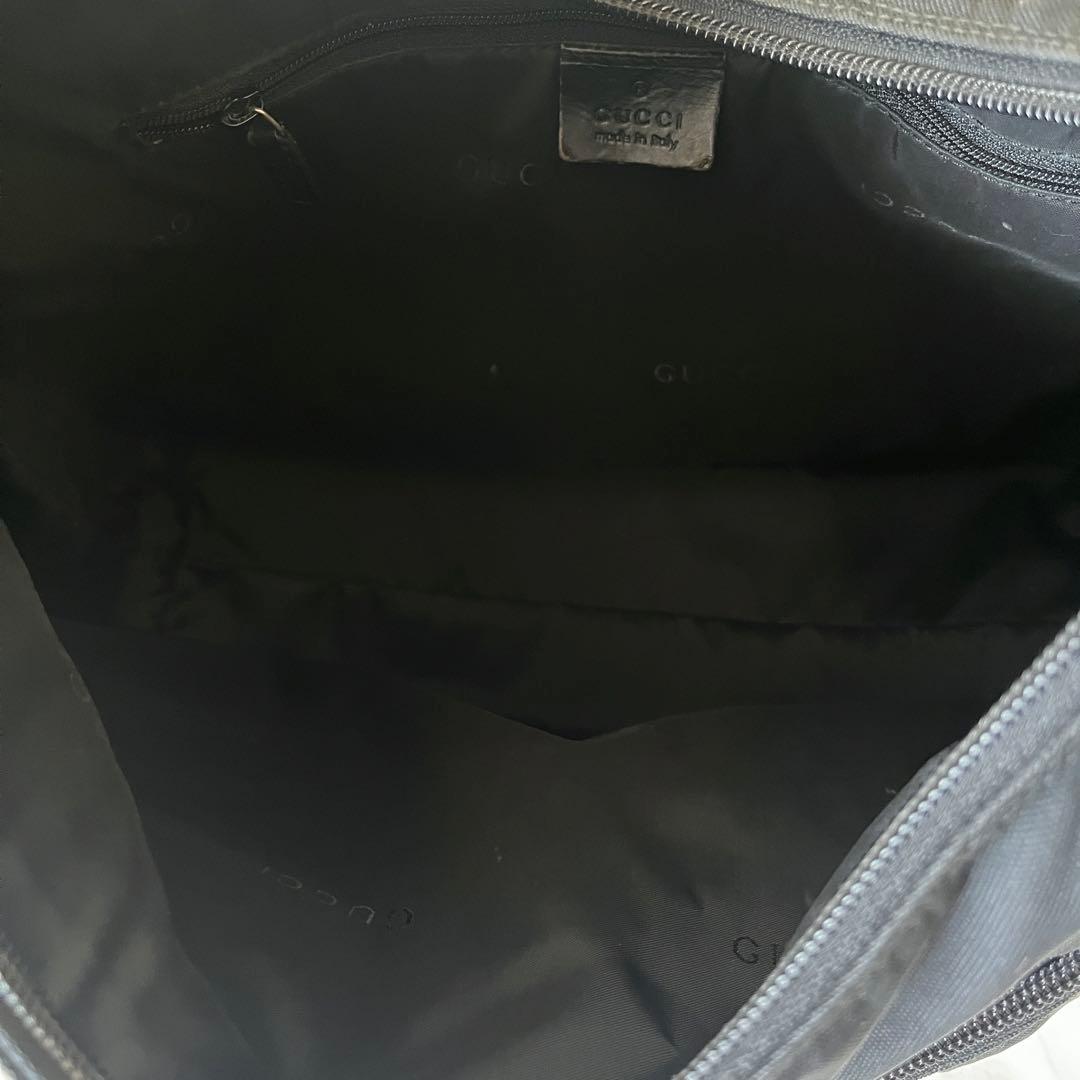 GUCCI ワンショルダーバッグ ダブルポケット