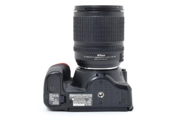 Nikon D5600 AF-S 18-135mmレンズセット　SDカード付