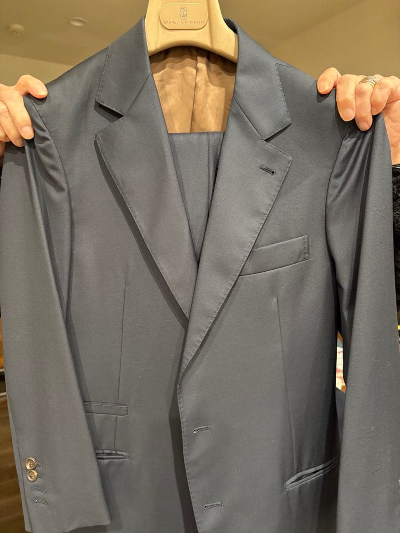 ブルネロクチネリスーツ　サイズ44