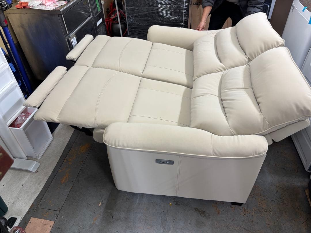 【値下げ中】2024年製 ニトリ 電動リクライニング 2人掛け