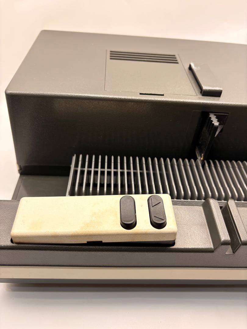 Leitz PRADOVIT R 150 プロジェクター本体