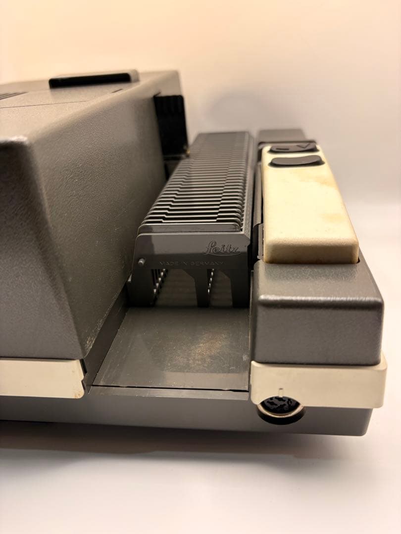 Leitz PRADOVIT R 150 プロジェクター本体