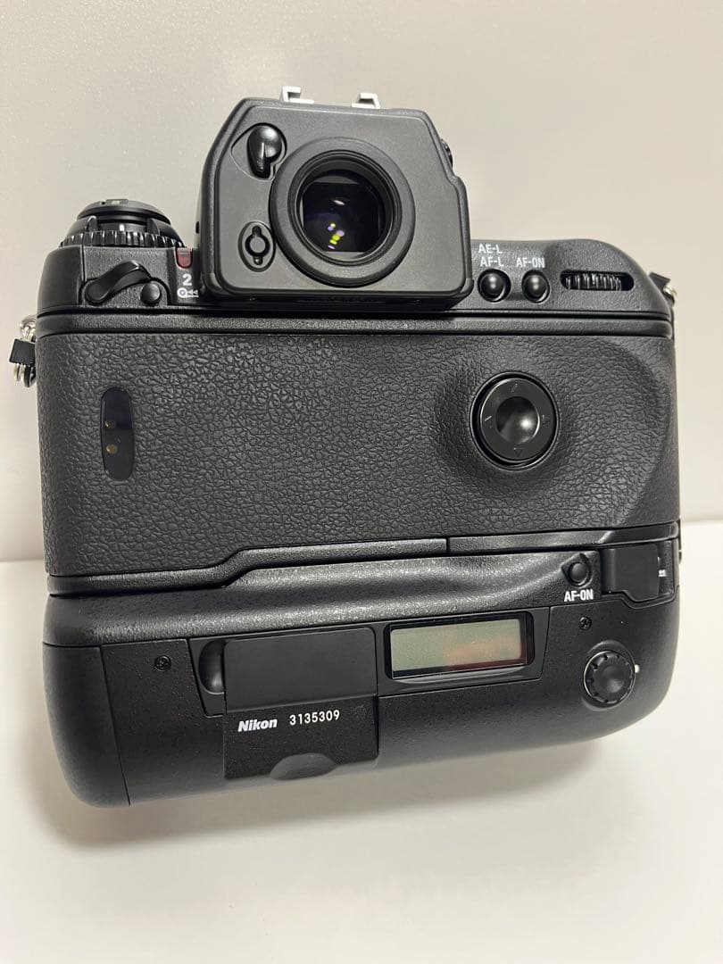 Nikon F5＋ズームレンズ＋純正フォーカシングスクリーン＋純正ケース