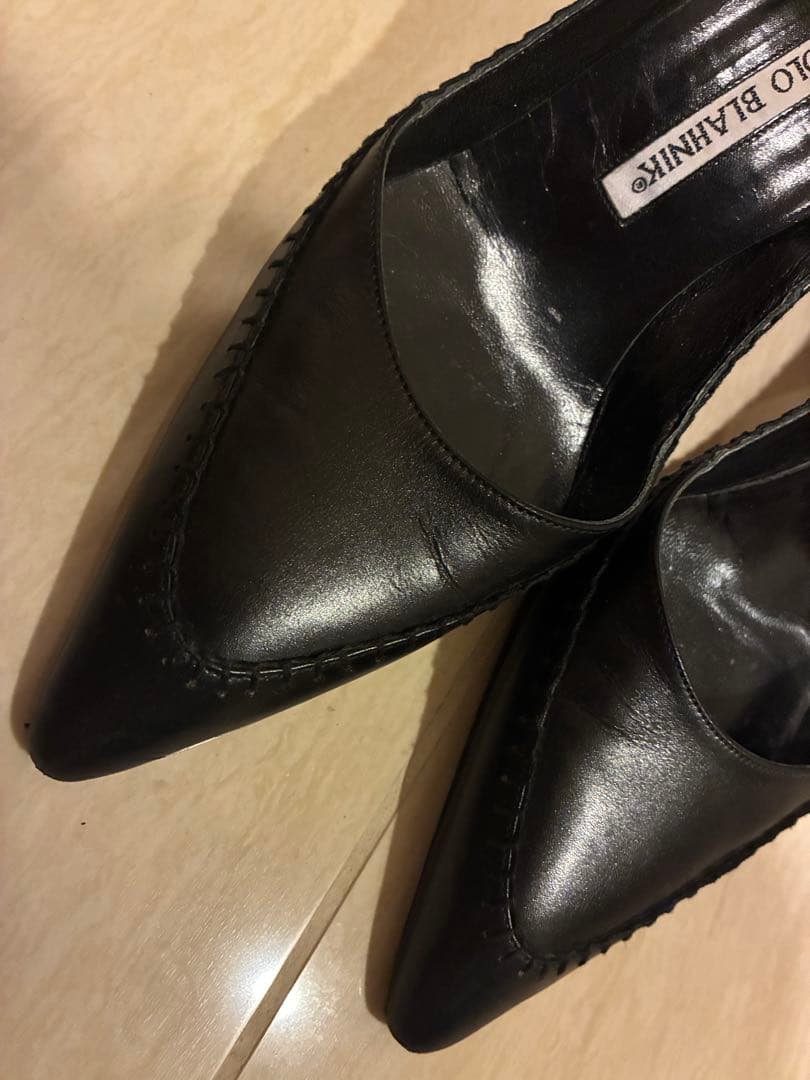 美品【MANOLO BLAHNIK】ポインテッドトゥレザーミュール 黒 36