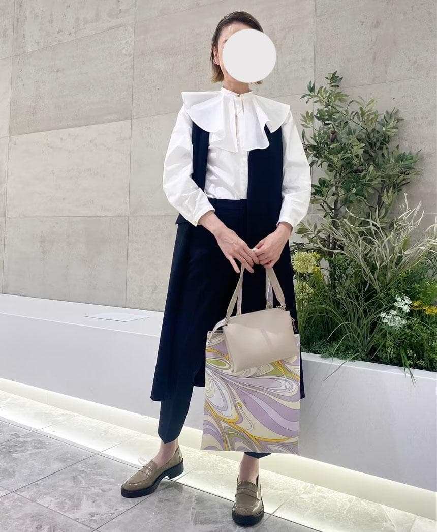 美品 ユナイテッドアローズ TOKYO 2万 ラッフルカラー ブラウス E371