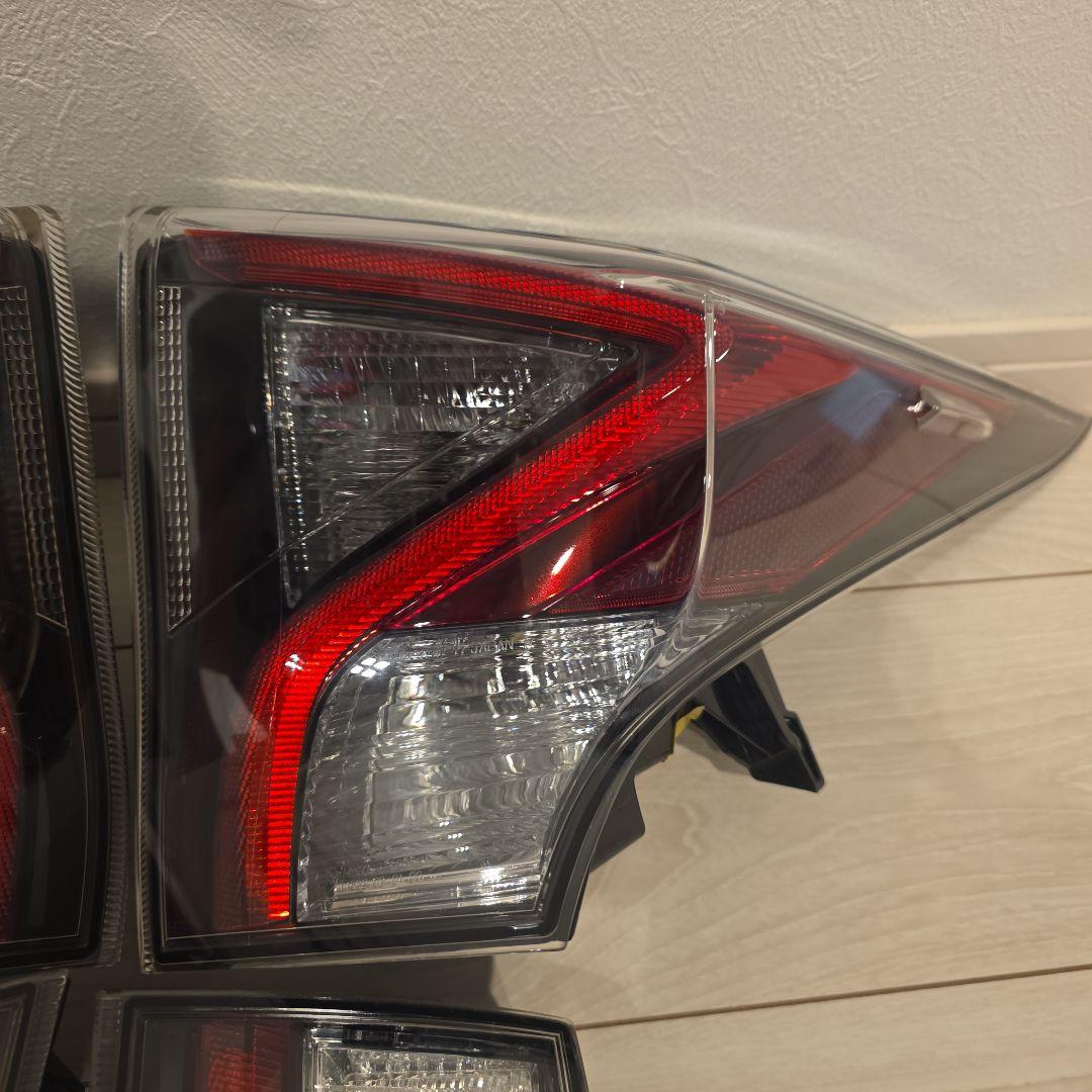 K 様　　　50プリウス前期　テールランプ　フルセット