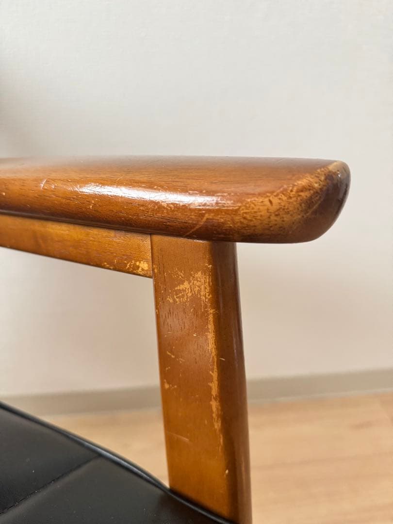 カリモク60 Kチェア 1シーター ブラック【梱包たのめる便発送】