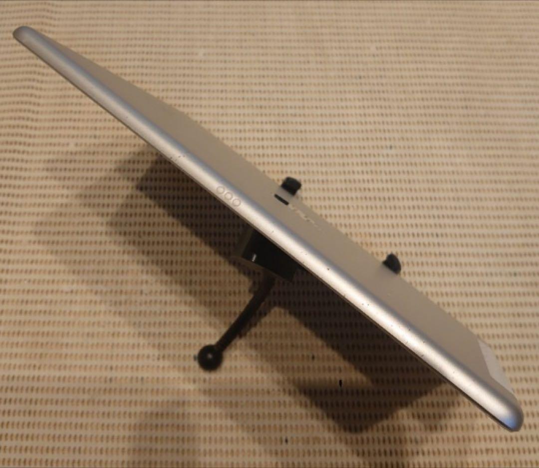 FNXKC動作品SIMフリーiPad第8世代本体128GB送料込ジャンク品