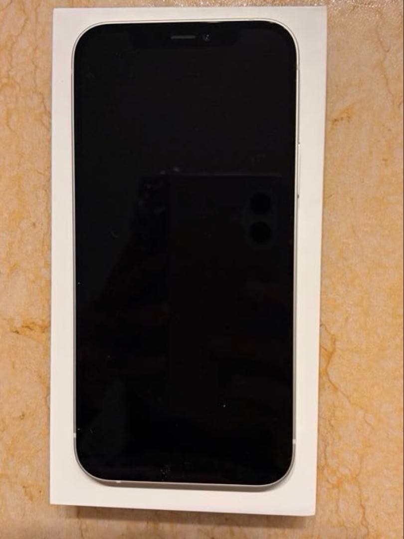 Apple iPhone 12 ホワイト 64GB 本体