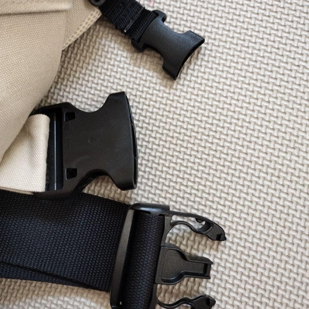 美品!!よだれパッド、ヘッドカバー未使用　キューズベリー　抱っこ紐