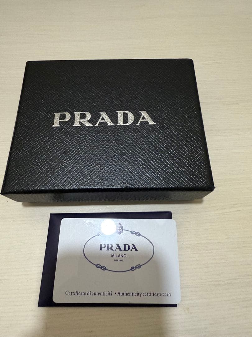 PRADA サフィアーノ キーリング　ブラック