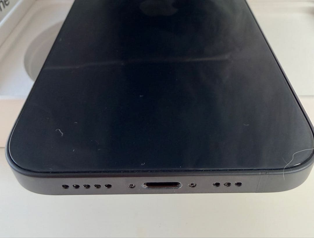 iPhone 13 128GB ブラック SIMフリー☆電池95%／箱あり／美品