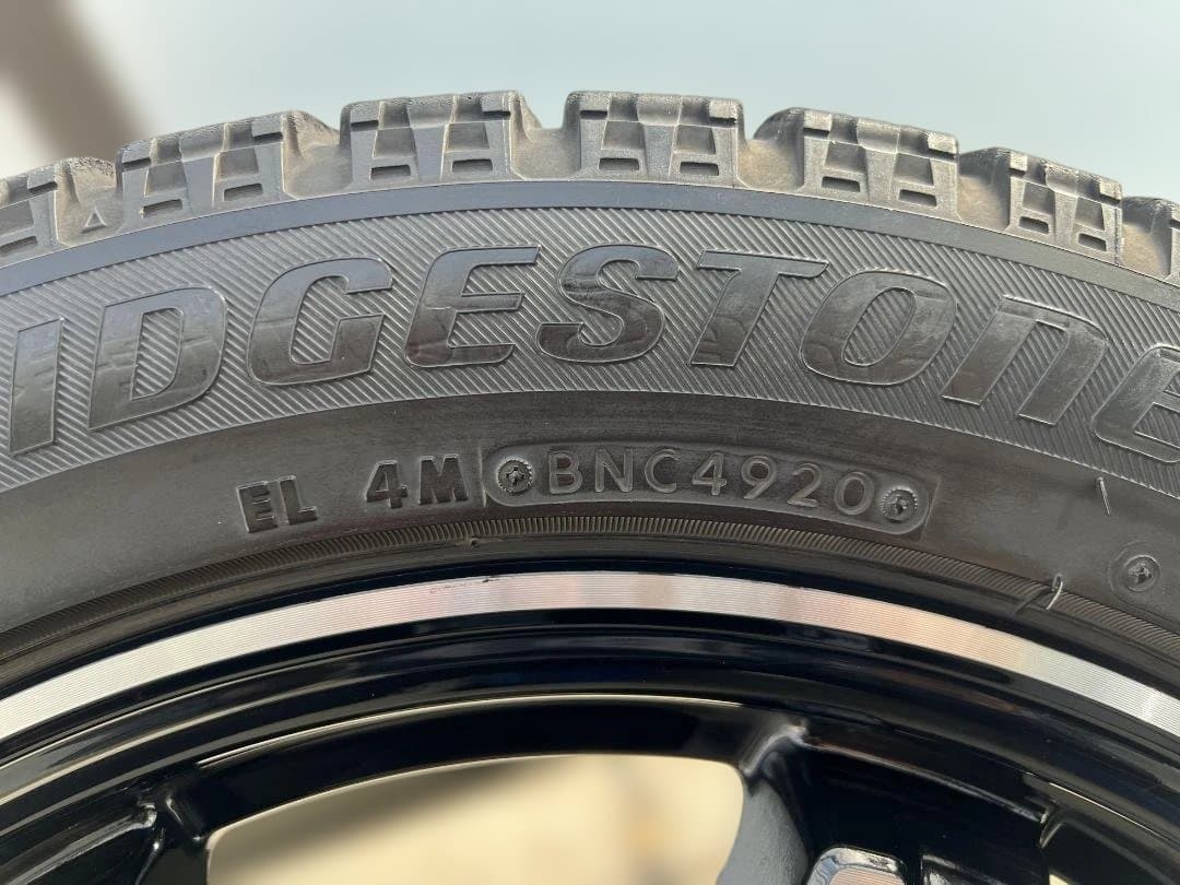 スバル 17インチ スタッドレスタイヤホイールセット ブラック