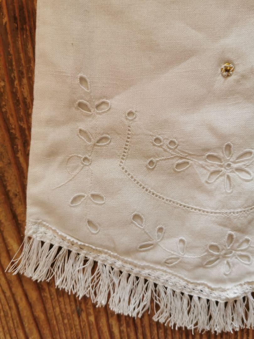 アンティーク 初聖体式 美しいアイレット白糸花刺繍 フリンジ付オモニエールバッグ