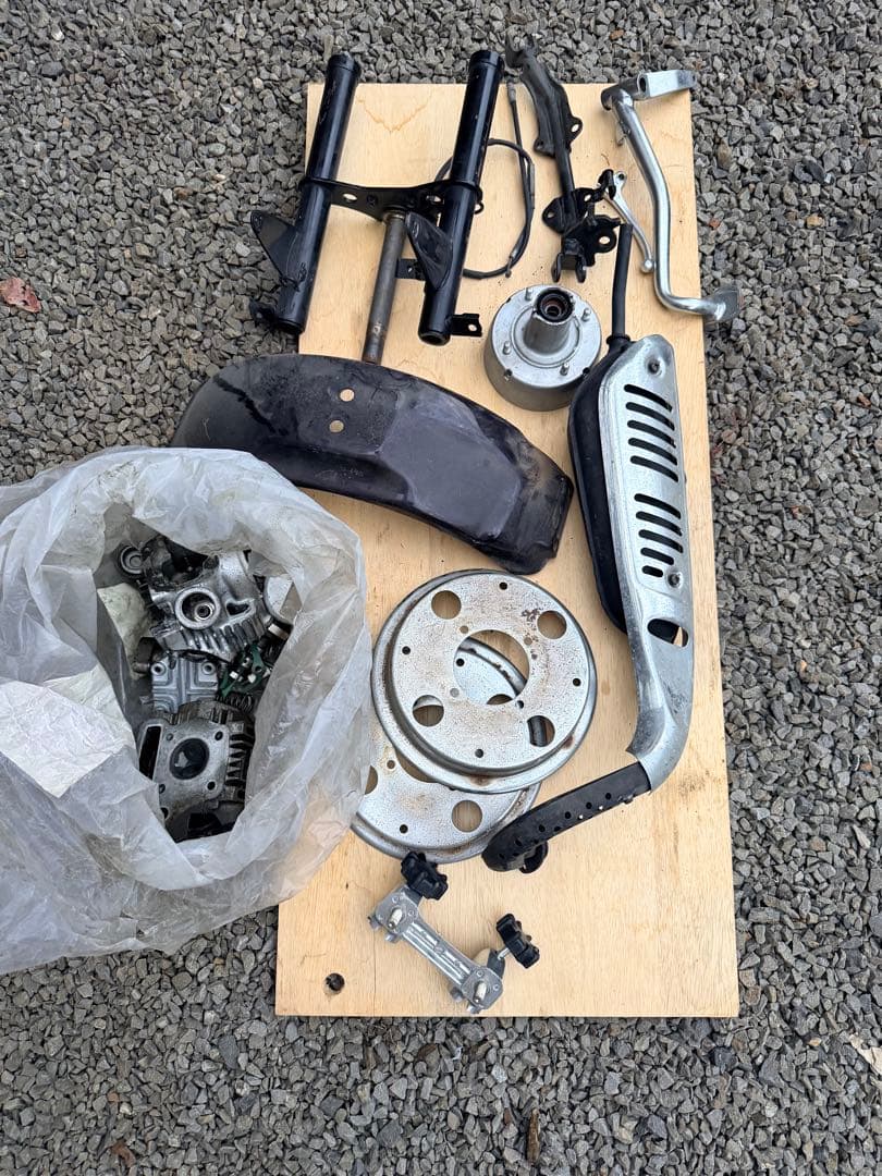 ゴリラ 取り外し部品 ジャンク 整備手帳付き