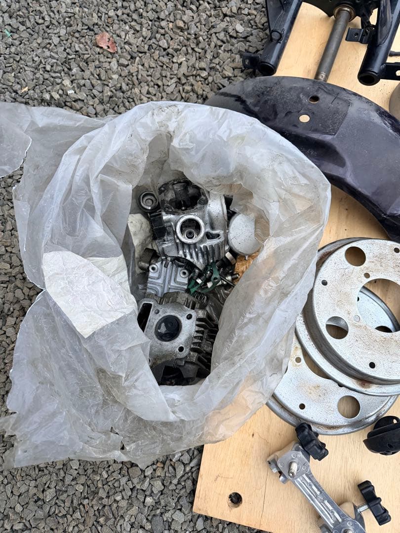 ゴリラ 取り外し部品 ジャンク 整備手帳付き