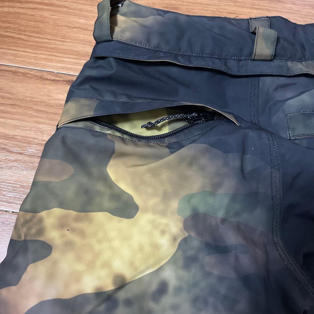 VOLCOM キッズスノーボードパンツ　キッズ　M
