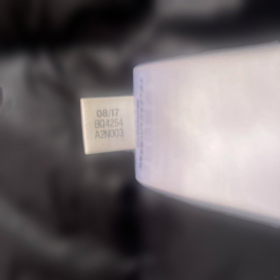 adidas 軽量ダウンベンチコートロング