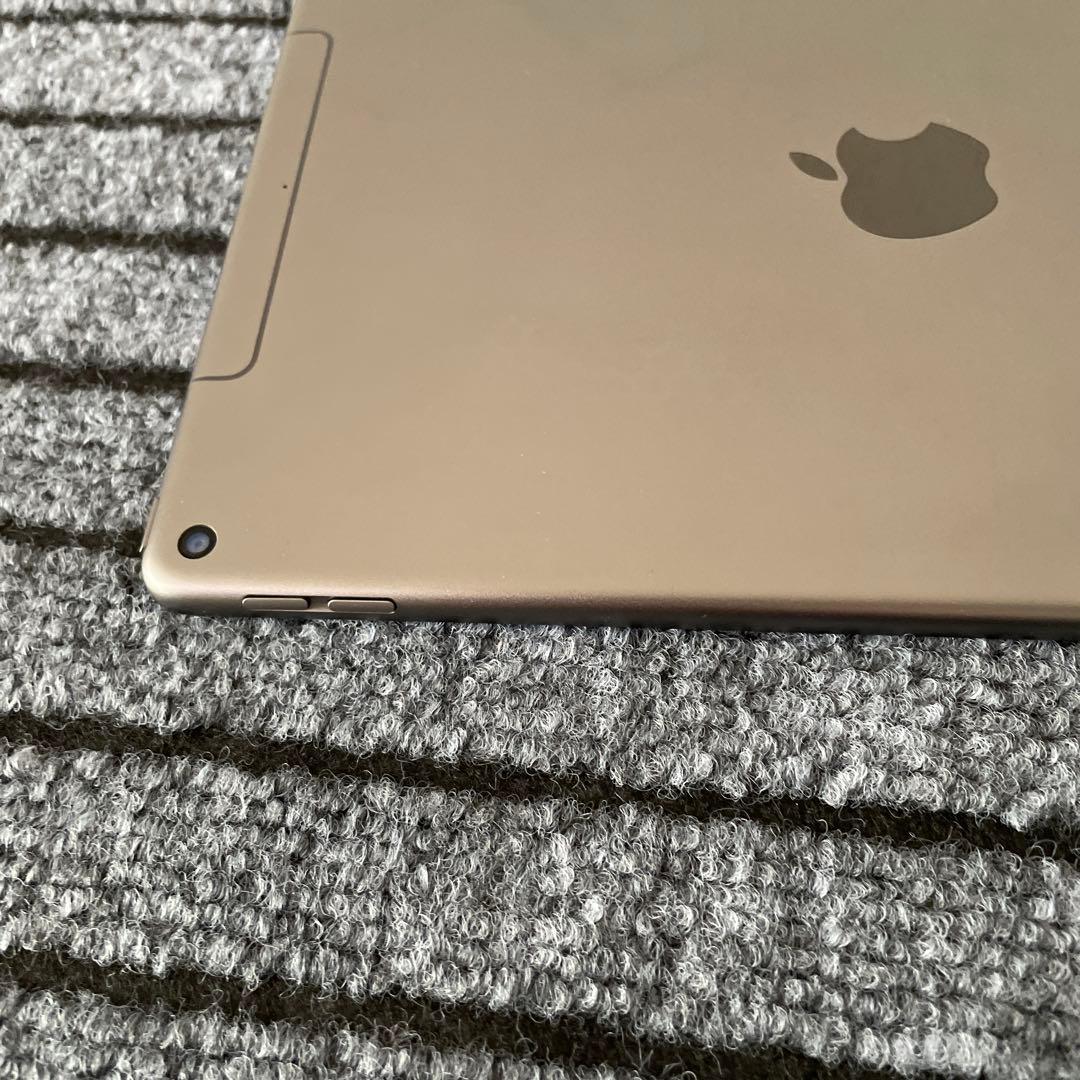 84 iPad Air3 3世代 64GB SIMフリー スペースグレイ