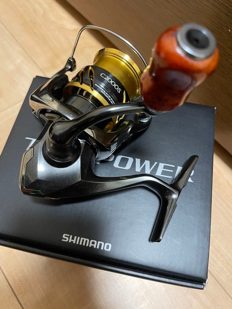 リール SHIMANO 20TWIN POWER C2000S