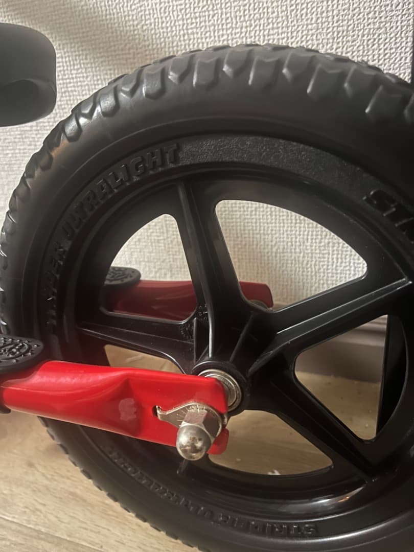 最終値下げ　STRIDER レッド　ストライダー