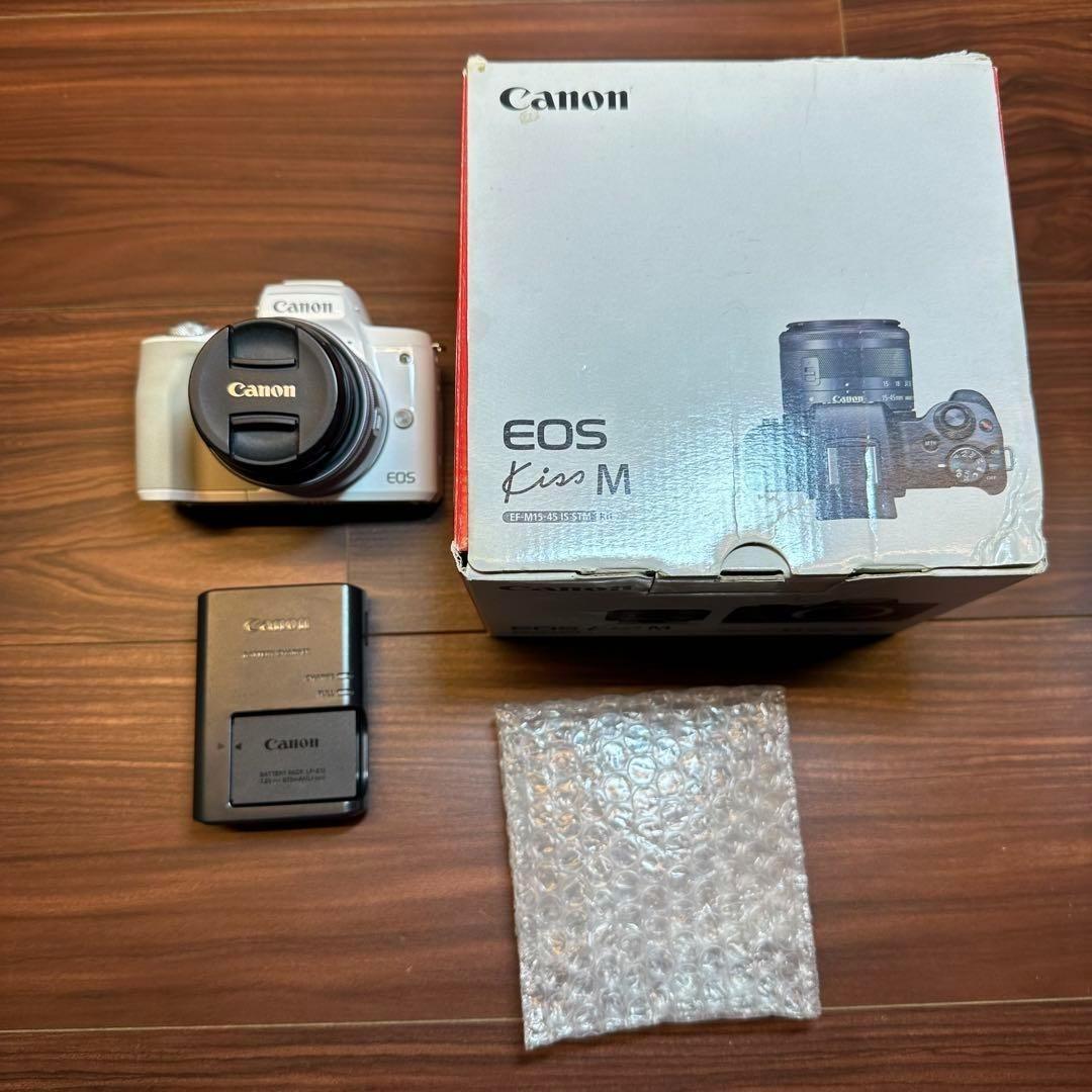 Canon EOS Kiss M 標準レンズキット 一眼レフカメ 0311