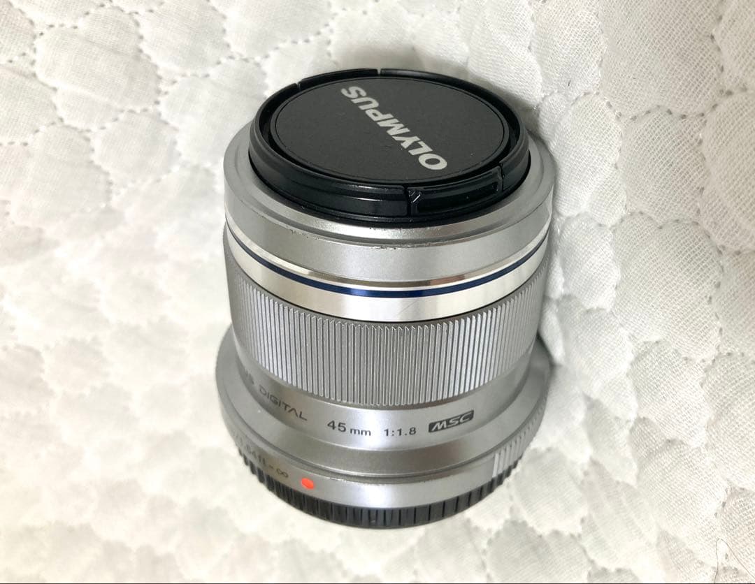 M.ZUIKO DIGITAL 45mm f/1.8 レンズ