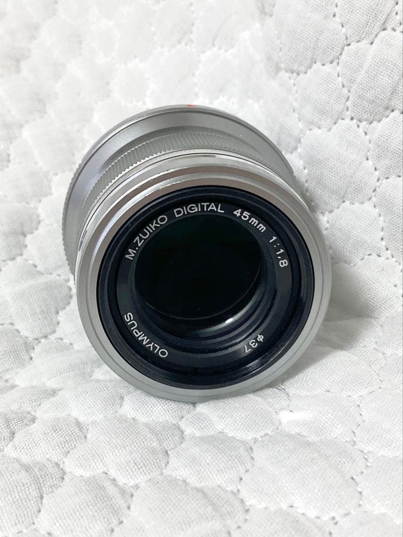M.ZUIKO DIGITAL 45mm f/1.8 レンズ