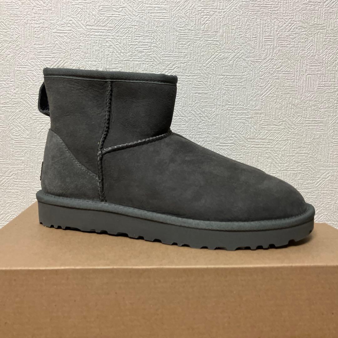 最終値下げ❗️新品未使用　UGG ムートンブーツ　グレー