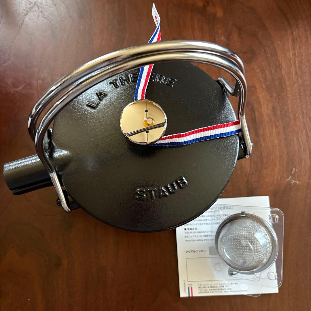 Staub ラウンド ティーポット ブラック