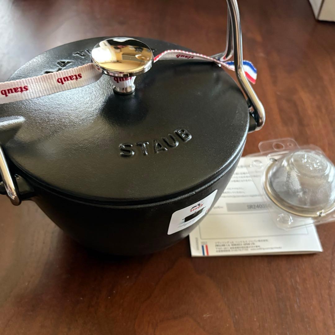 Staub ラウンド ティーポット ブラック