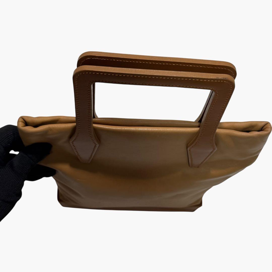 美品✨LOEWE ロエベ　ロゴ型押し　ハンドバッグ　A5収納可