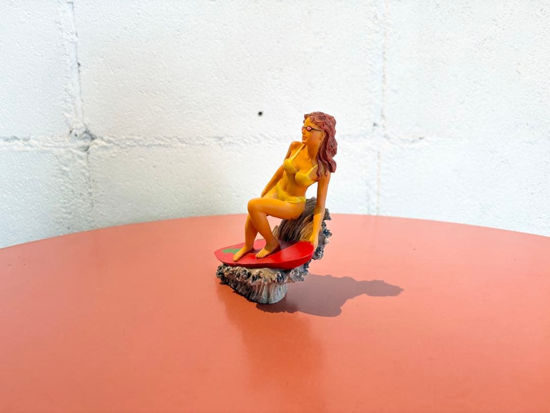 サーフガール　置物　ビンテージ