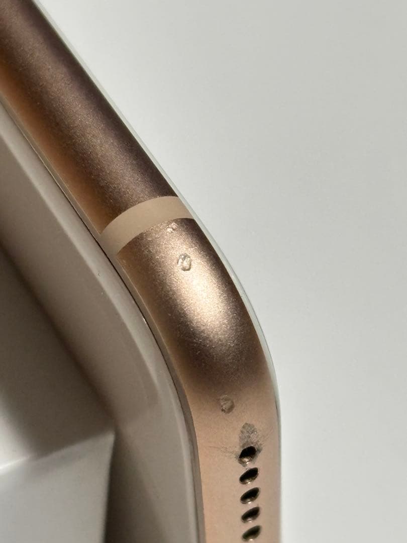 美品　iPhone 8　256GB　バッテリー95％　ゴールド　SIMフリー