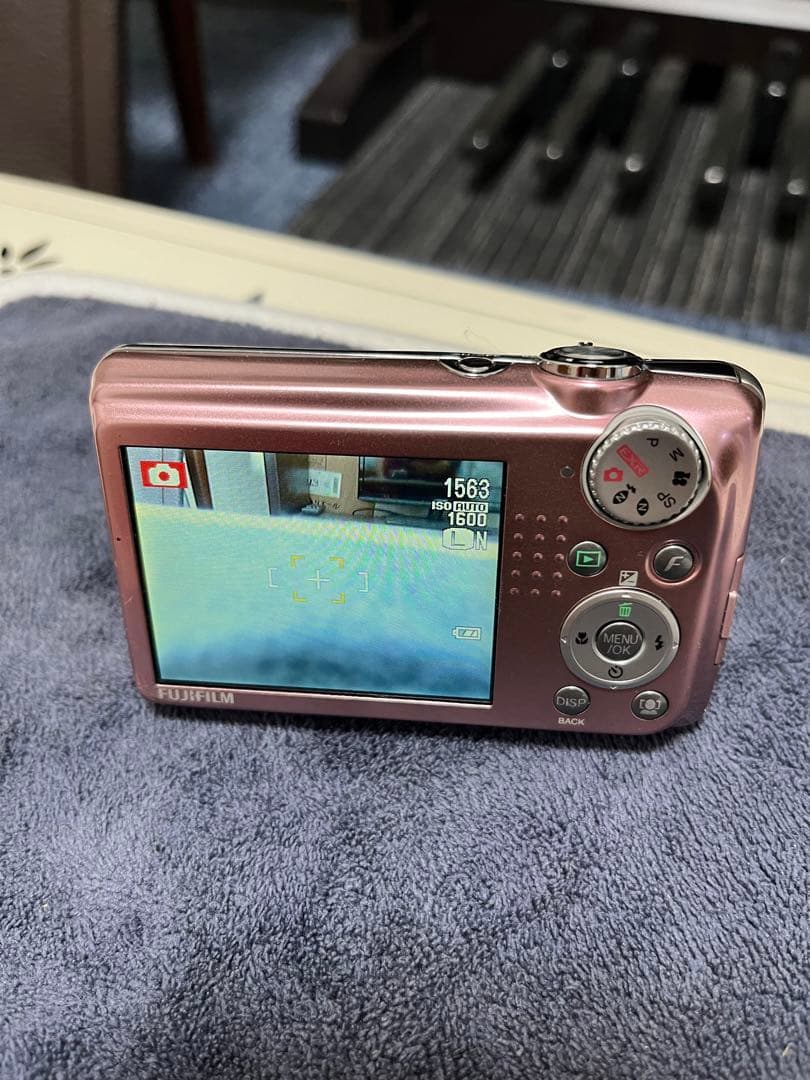 フジフィルム FinePix F70EXR ピンク