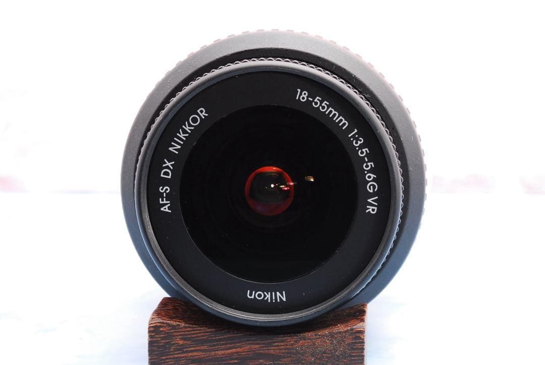 ニコン D3300☆一眼レフカメラ☆バッグ付☆美品＆S数少☆初心者向け