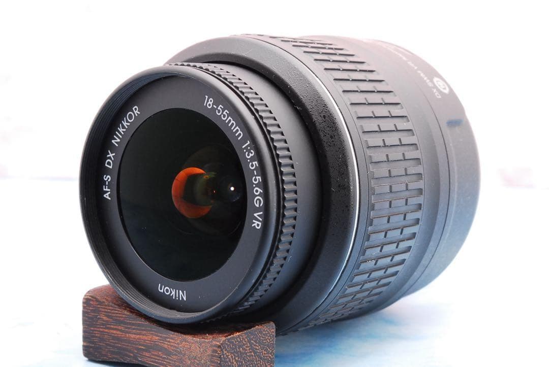 ニコン D3300☆一眼レフカメラ☆バッグ付☆美品＆S数少☆初心者向け