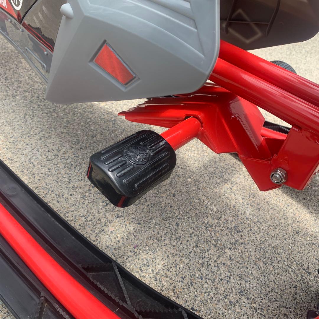 ヤマハ　スノーモービル型　ソリ　子供用